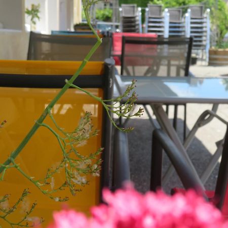 Auberge De La Petite Casserole Revest-des-Brousses Buitenkant foto